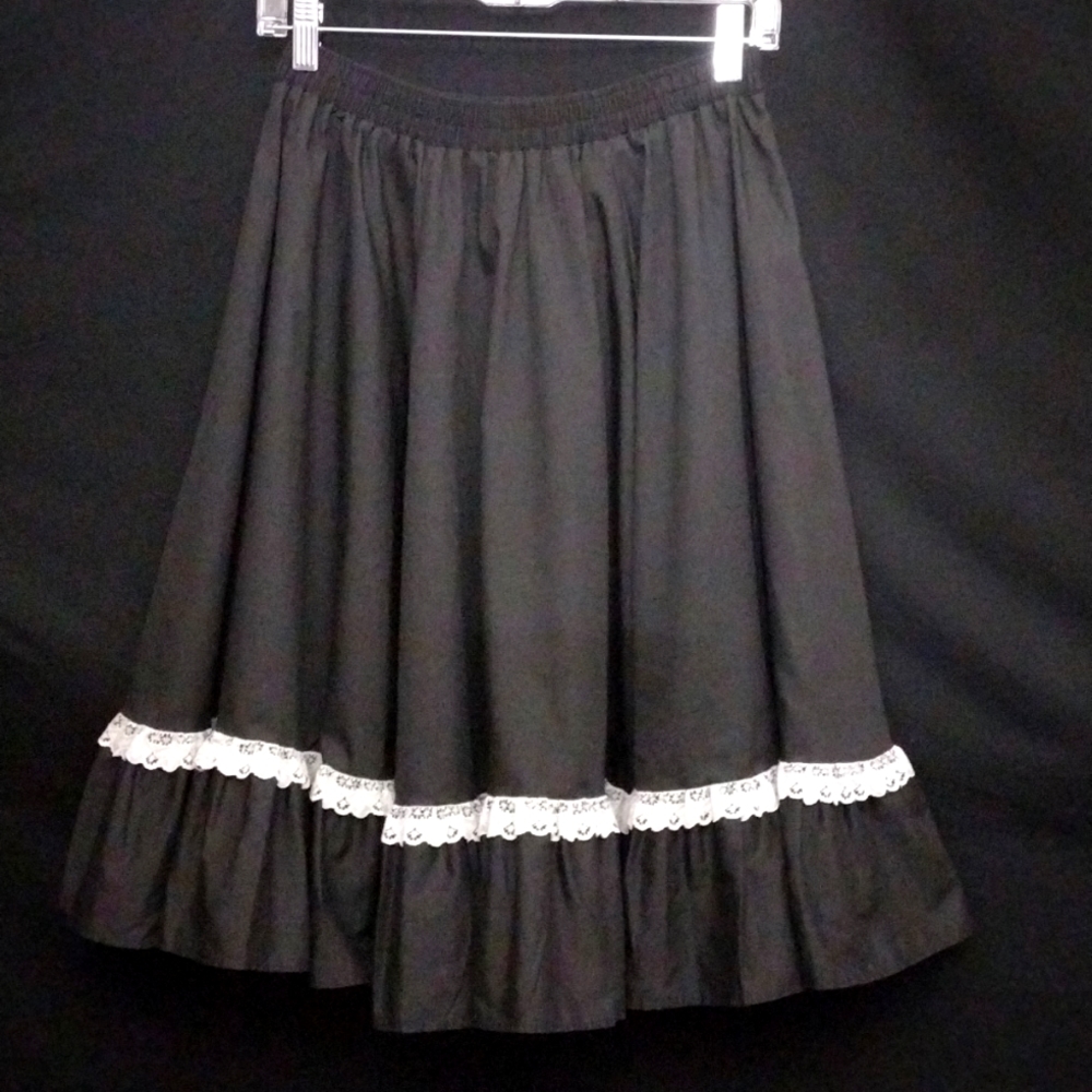 Vintage Partners Please Black Circle Skirt with White Lace Detail Size Medium